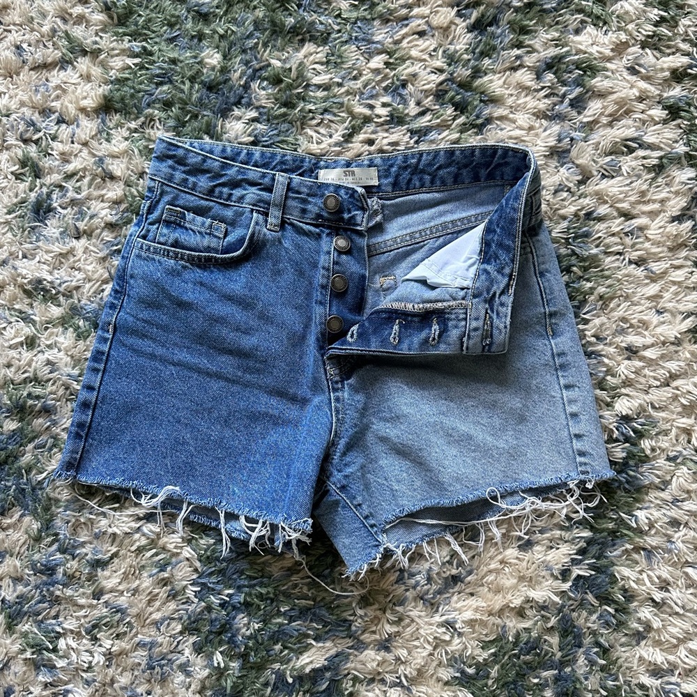 Two-toned Stradivarius Denim Short